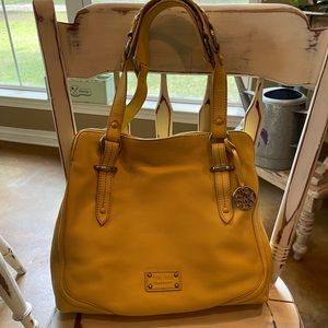 THE SAK Shoulder Bag in Sunlight Yellow
